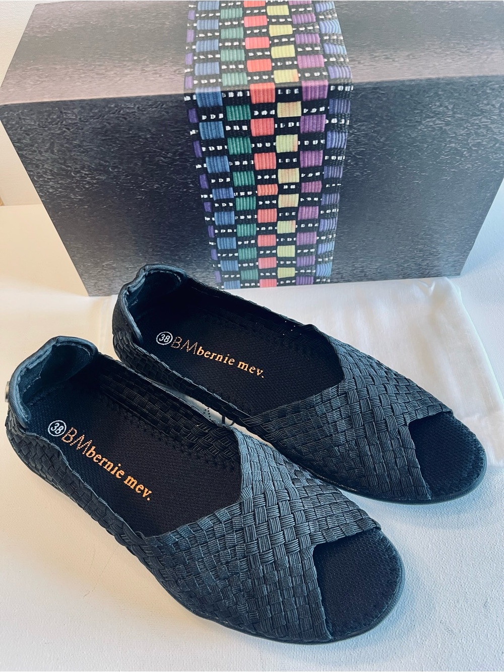 NIB BERNIE MEV DREAM SLIP-ON FLATS OPEN TOE BLACK WOMENS SIZE 7 - Picture 6 of 14